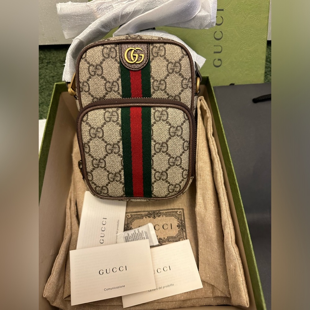 ✨Authentic Brand new Gucci✨